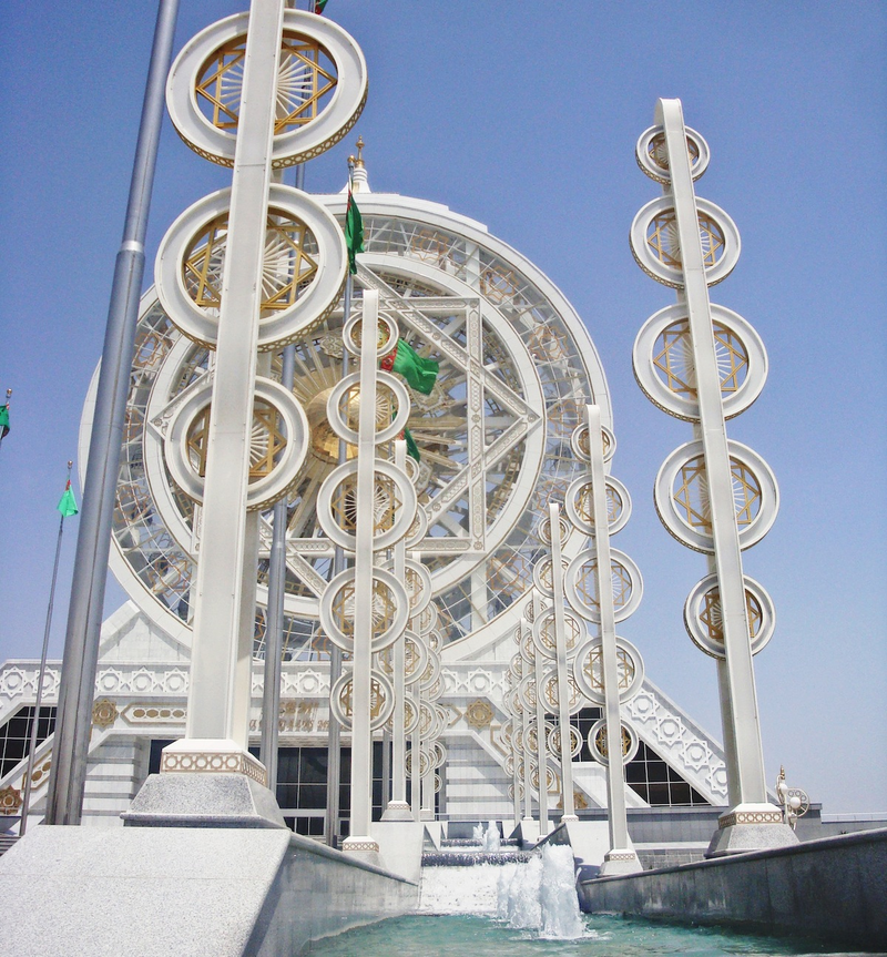 Illustration for article titled Turkmenistan's Astonishing Attempt To Build A City Of The Future